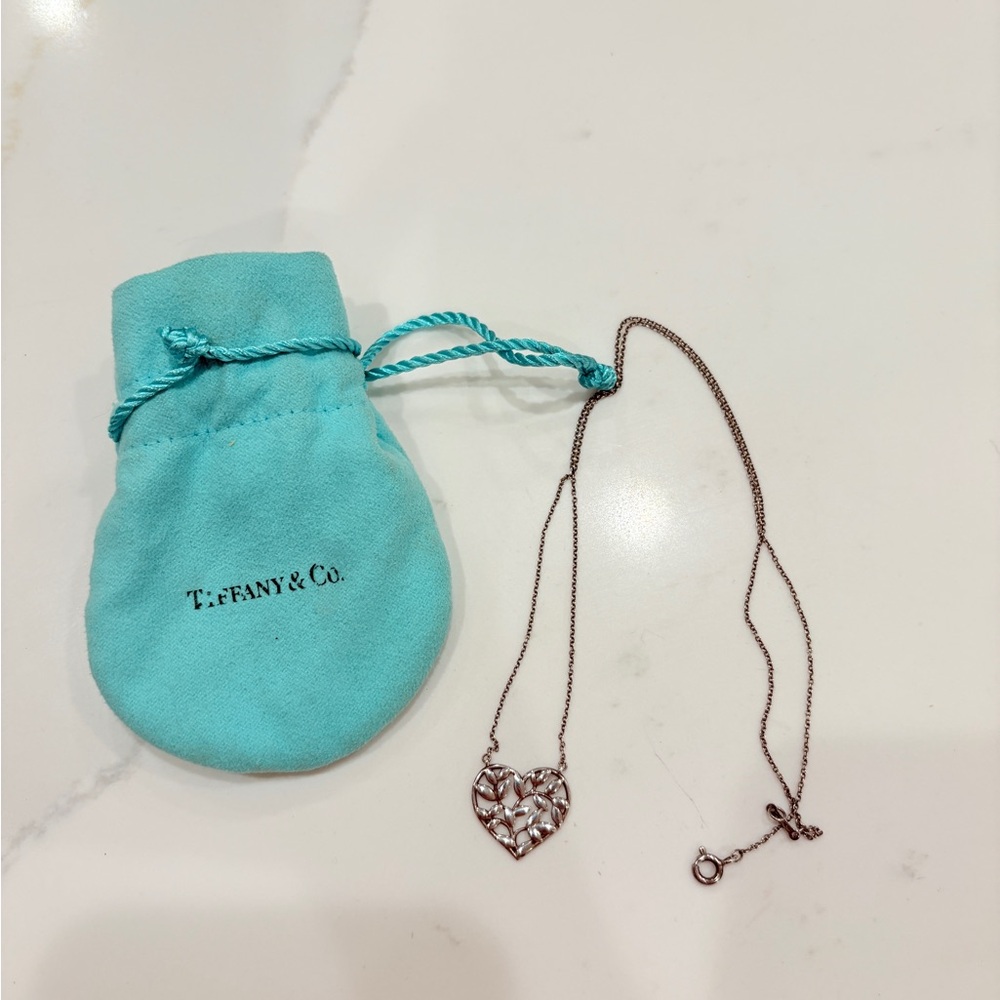 Tiffany & Co Paloma Picasso Olive Leaf Heart Pendant